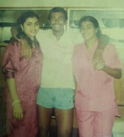 Vece Paes's son and two daughters
