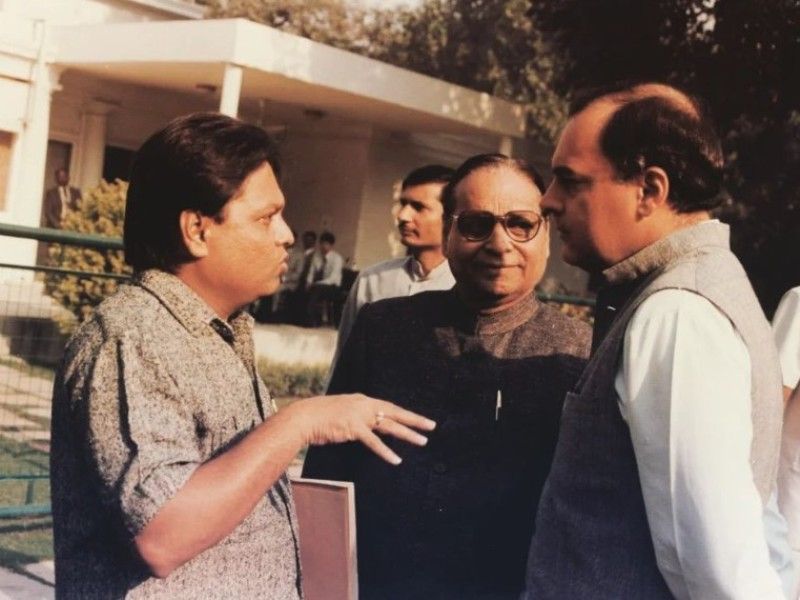 Vijay Darda (extreme left) during his early years in journalism