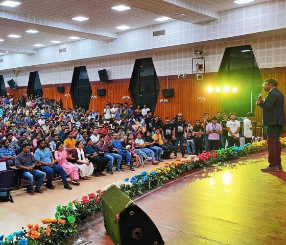 Vijendra Singh Chauhan while delivering a lecture at a college