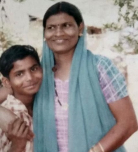 A childhood picture of Ankit Motghare with his mother