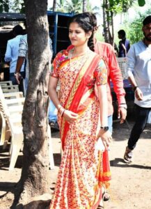 Chaitra Kundapura Age, Caste, Family, Biography & More » StarsUnfolded