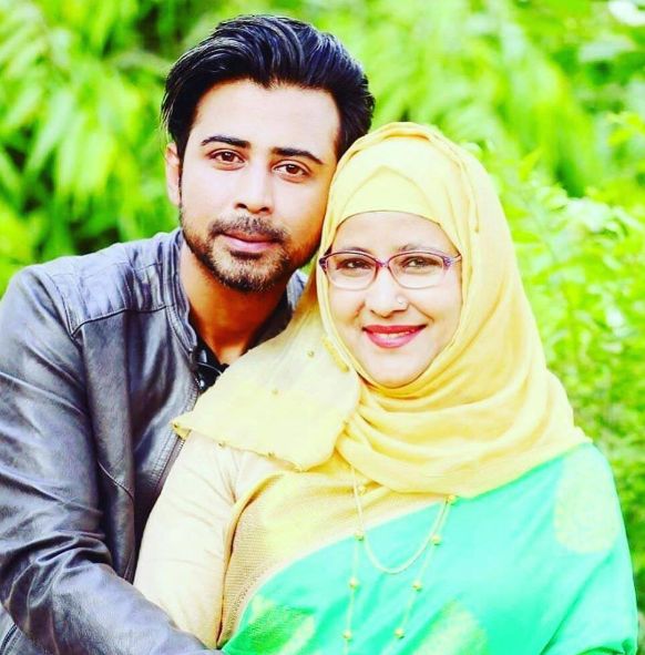 Afran Nisho with his mother