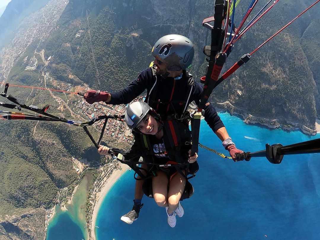 Erica Robin paragliding in Turkey