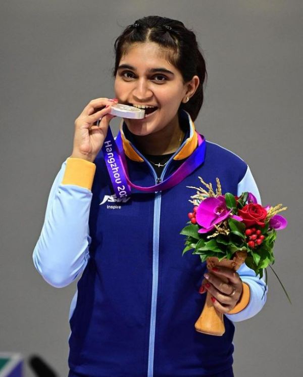 Esha Singh after winning the silver medal at the 2023 Asian Games 