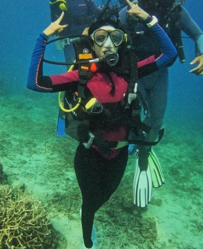 Keerthi Pandian while enjoying scuba diving