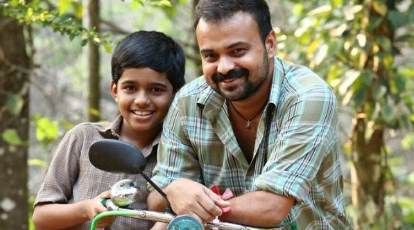 Rudraksh in a still from the 2016 film Kochavva Paulo Ayyappa Coelho as a child artist