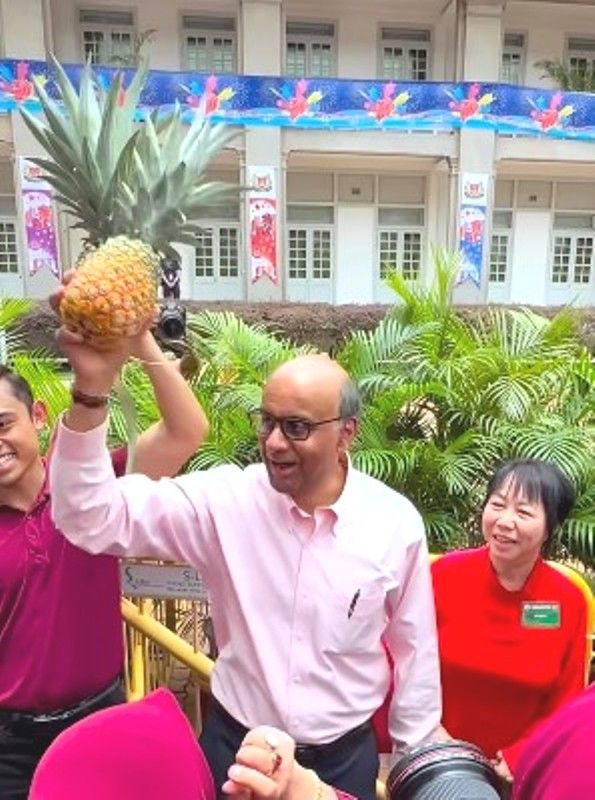 Tharman Shanmugaratnam campaigning for the Presidential elections