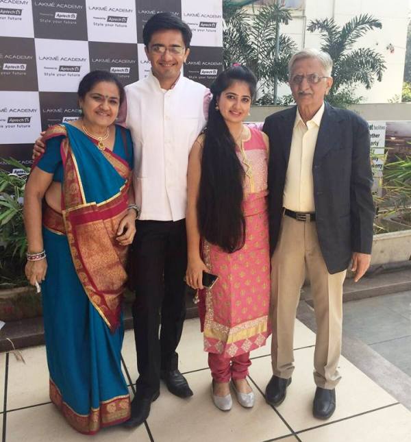 A family photograph of Bhairavi Vaidya