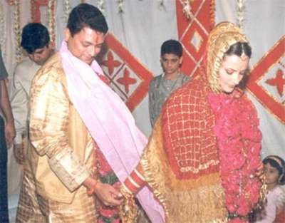 A wedding picture of Rinku Dhawan and Kiran Karmarkar
