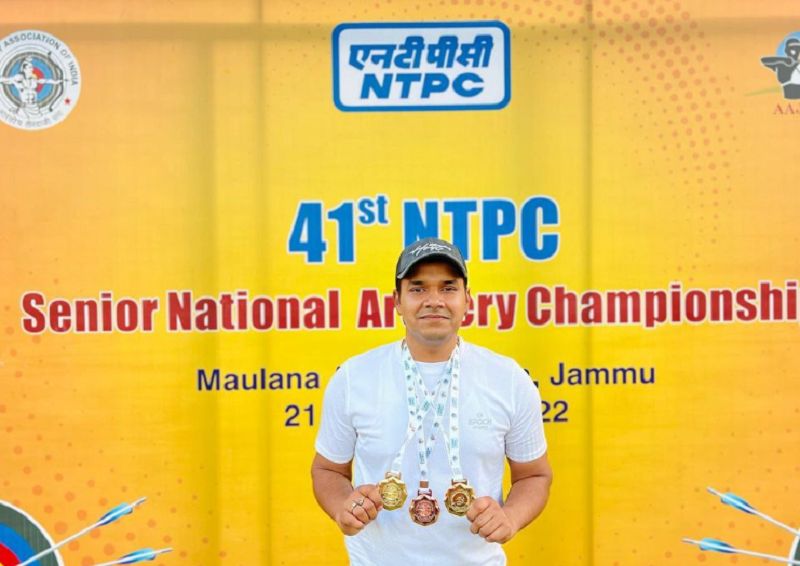 Abhishek Verma posing with his medal at the the 41st Senior National Archery Championship 2022