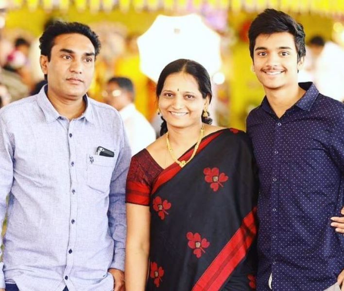 Harshith Reddy with his parents