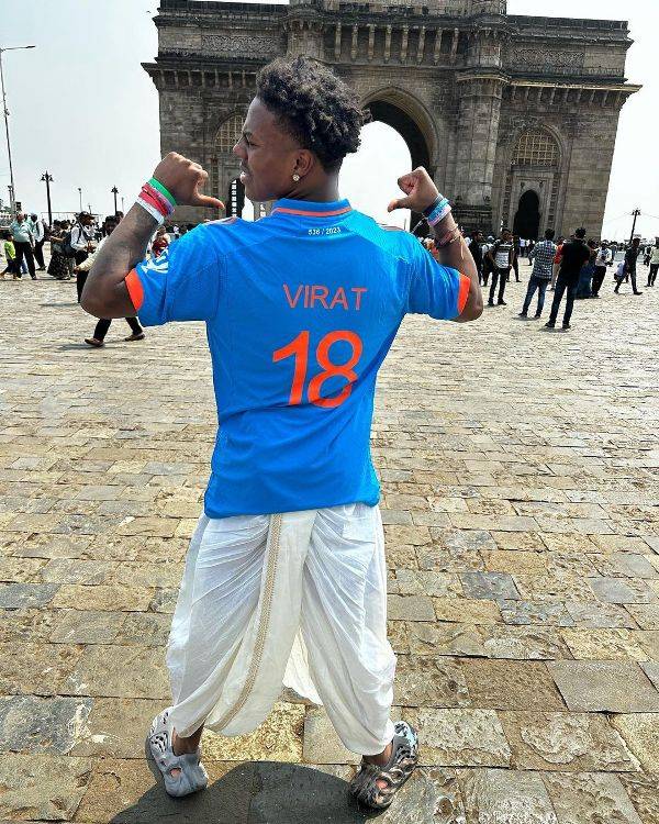 IShowSpeed wearing Virat Kohli's jersey during his visit to India
