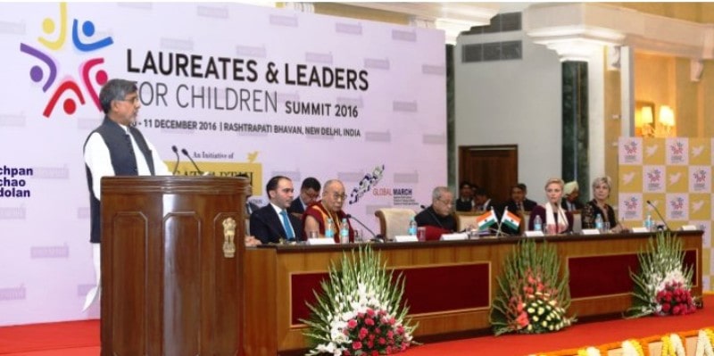 Kailash addressing the participants of the Laureates and Leaders For Children