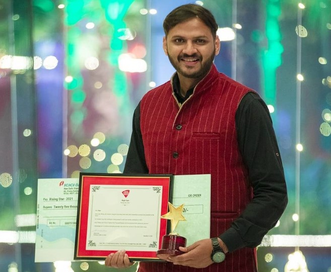 Rajat Sain with Rising Star Award