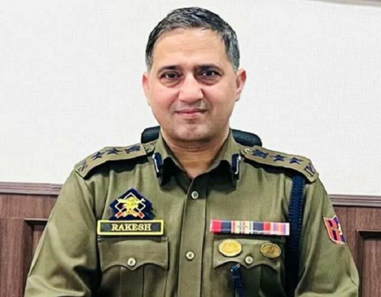 Rakesh Balwal (IPS) Age, Wife, Family, Biography & More » StarsUnfolded