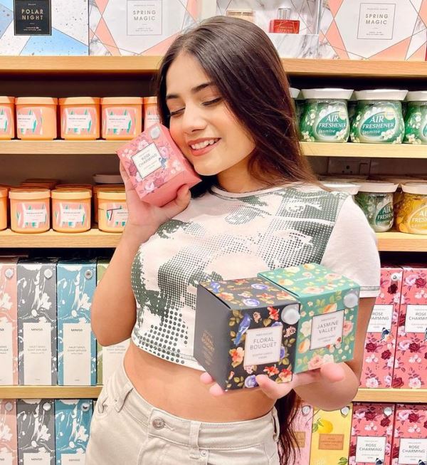 Dolly Javed promoting a product of Miniso