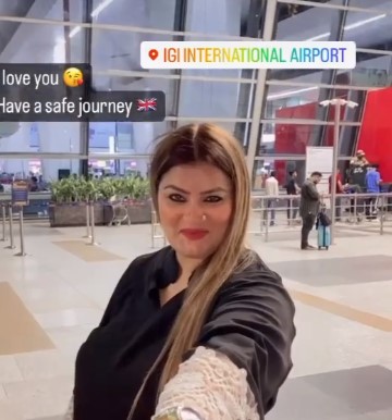 Jasmine Kaur while travelling to London