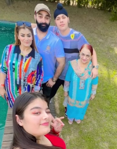 Jasmine Kaur with her family