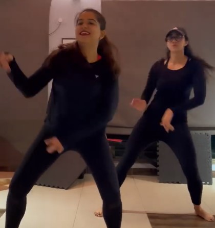 Rana Nadya while performing Zumba dance aerobics