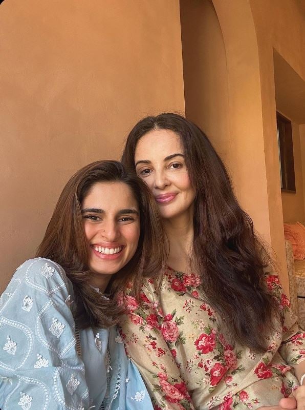 Rukhsar Rehman with her daughter