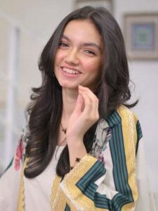 Aina Asif Age, Family, Biography & More » StarsUnfolded