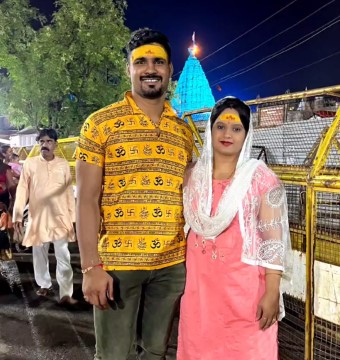 Shrikant Jadhav with his wife