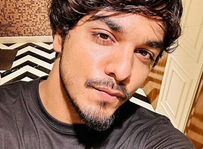 Saaj Bhatt