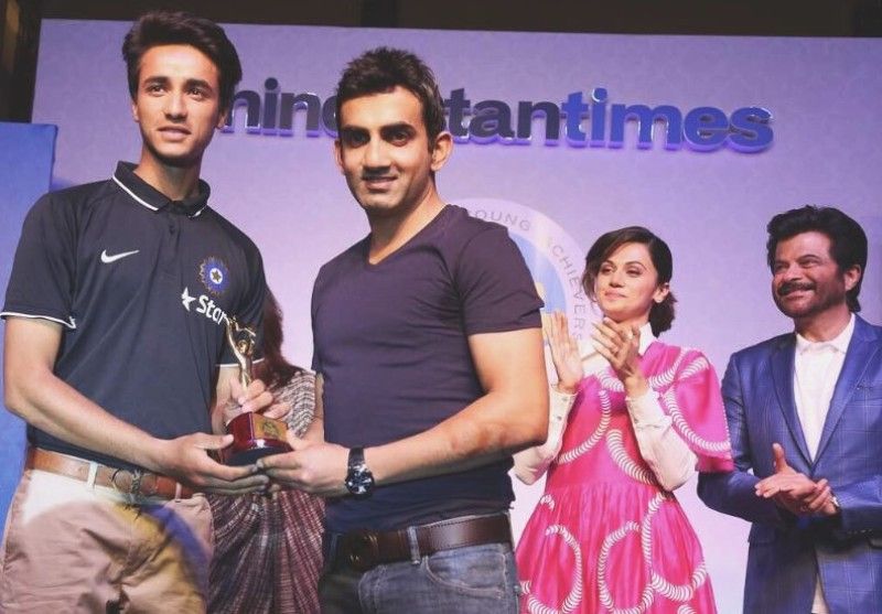 Abhishek Sharma (left) at the Hindustan Times Awards