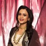 Mani Megalai (TV Anchor) Height, Age, Husband, Family, Biography