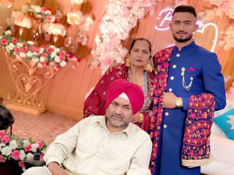 Manvir Singh with his parents