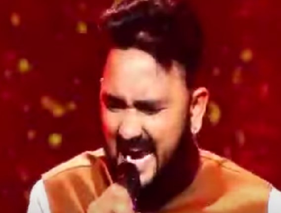 Sudhir Yaduvanshi while performing at The Voice India