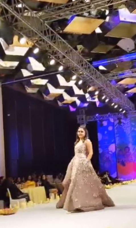 Chaiti Narula as a model on a fashion show