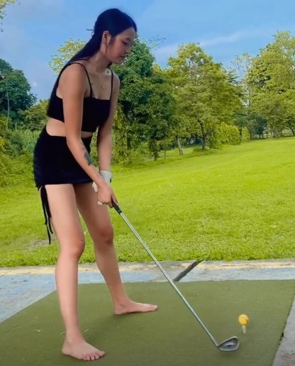 Deekila Sherpa playing golf