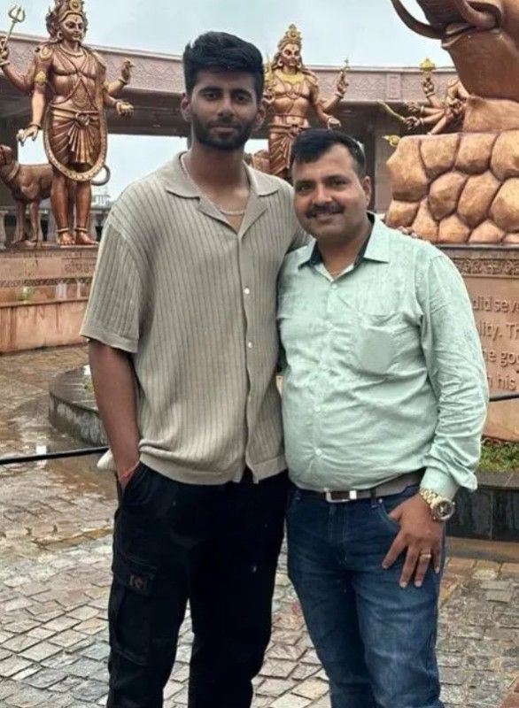 Mayank Yadav with his father