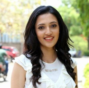Neha Shetty Height, Age, Family, Biography » StarsUnfolded
