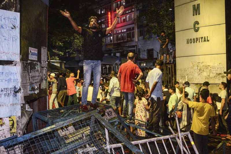 15 August 2024: Protestors at the R. G. Kar Medical College and Hospital during a protest at midnight