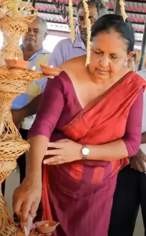 Anura Kumara Dissanayake Height Age Family Biography StarsUnfolded