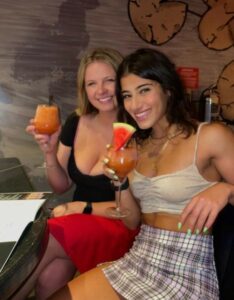 Sara Saffari Height, Age, Family, Biography » StarsUnfolded