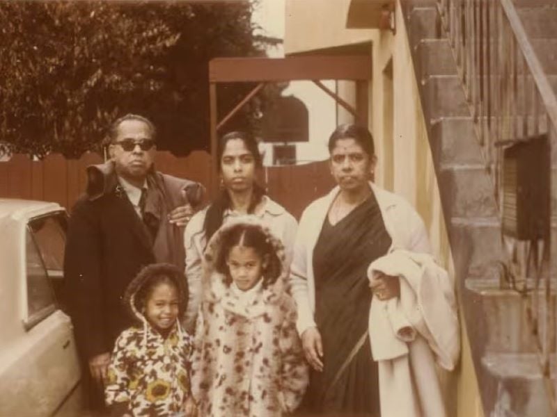 Shyamala Gopalan (centre) with her parents and daughters