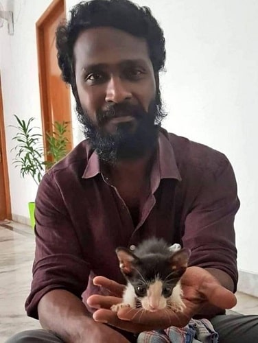 Vetrimaaran with his pet cat