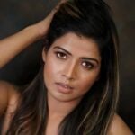 Amrutha Suresh Height, Age, Husband, Family, Biography