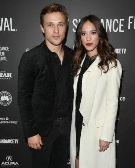 Kelsey Asbille with William Moseley