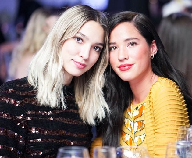 Kelsey Asbille with her sister