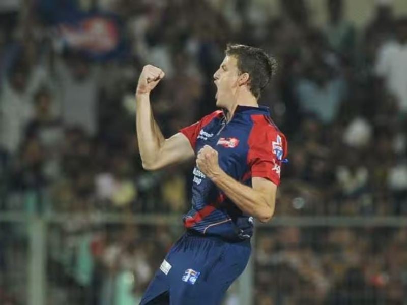 Morné Morkel celebrating after taking a wicket in the IPL match for Delhi Daredevils