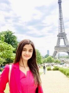 Darshana Banik Height, Age, Boyfriend, Family, Biography » StarsUnfolded