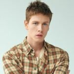 Harris Dickinson Height, Age, Girlfriend, Family, Biography