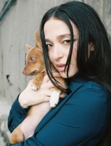 Mikey Madison Height, Age, Family, Biography » StarsUnfolded