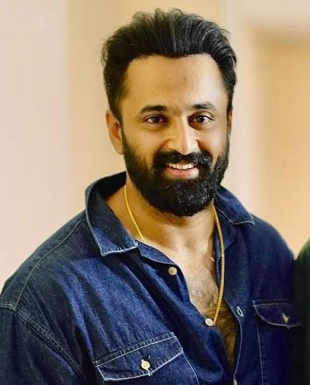 Unni Mukundan Height, Age, Family, Biography » StarsUnfolded