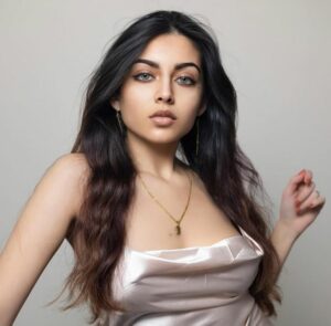 Zara Dar Height, Age, Boyfriend, Family, Biography » StarsUnfolded