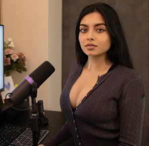 Zara Dar Height, Age, Boyfriend, Family, Biography » StarsUnfolded